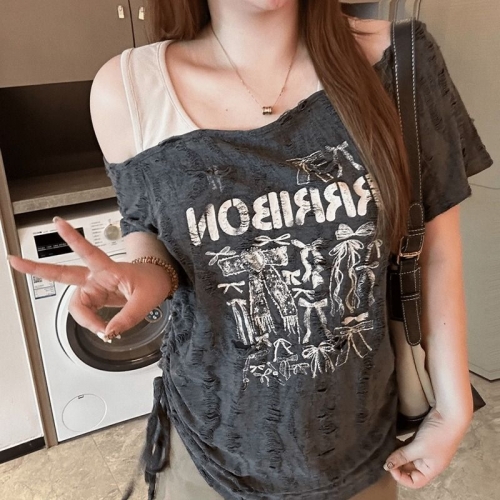 MR【原版破洞布】大码女装美式复古设计感短袖t恤女夏修身显瘦 MR【原版破洞布】大码女装美式复古设计感短袖t恤女夏修身显瘦