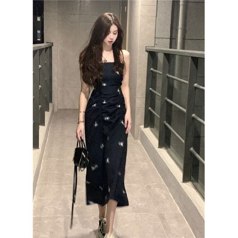纯欲风碎花黑色吊带连衣裙女夏收腰小个子褶皱长裙设计感法式裙子