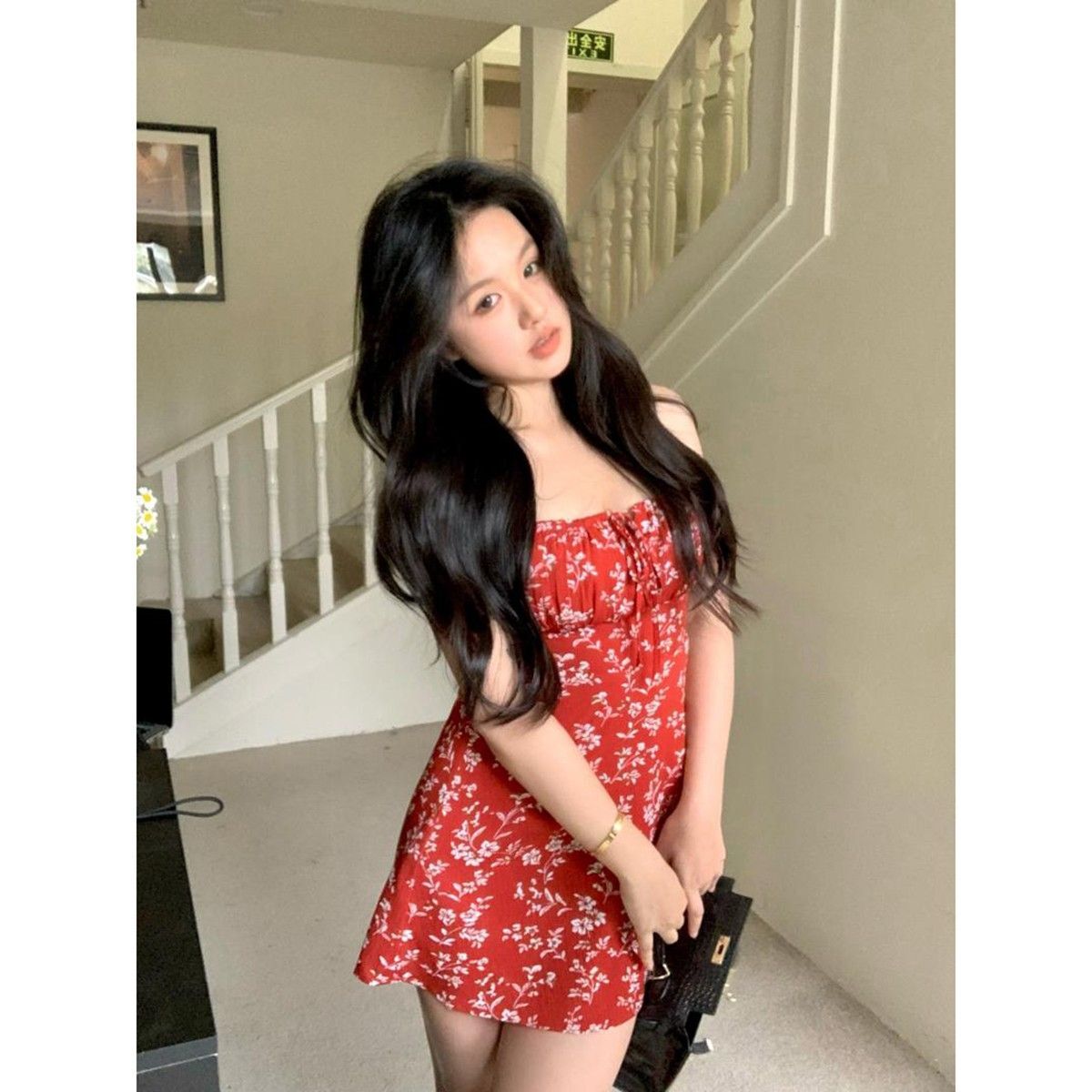 红色碎花吊带裙女春季2024新款度假风性感收腰显瘦A字连连衣