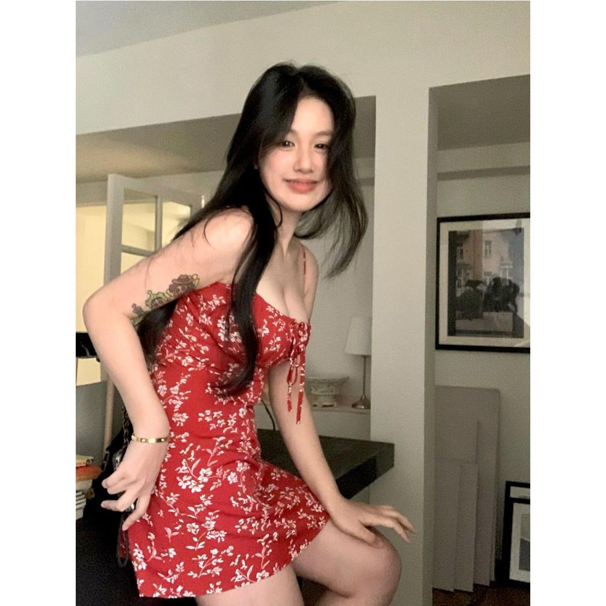 红色碎花吊带裙女春季2024新款度假风性感收腰显瘦A字连连衣