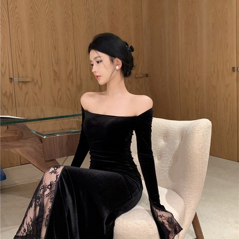 辣妹黑色高级感丝绒连衣裙女2024秋冬新款法式气质蕾丝开叉裙